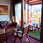 Cozy House With Amazing View And Unique Outdoor!