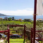 شقة Cozy House With Amazing View And Unique Outdoor! لوترا إديبسو