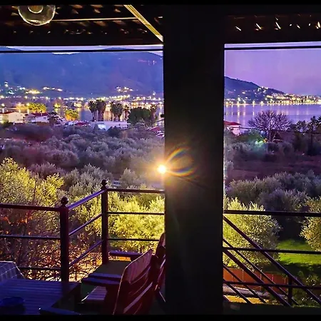 Cozy House With Amazing View And Unique Outdoor! Lutrá Edipszú