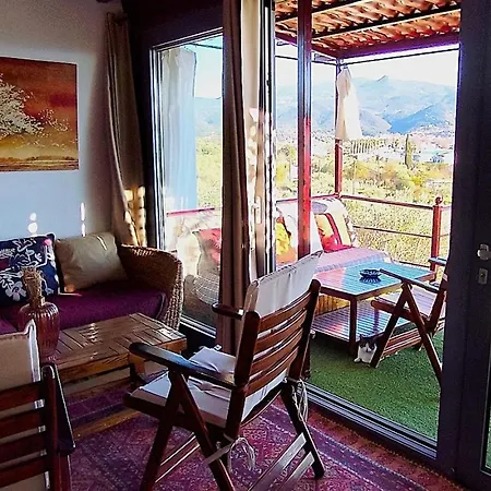 Apartman Cozy House With Amazing View And Unique Outdoor! Lutrá Edipszú