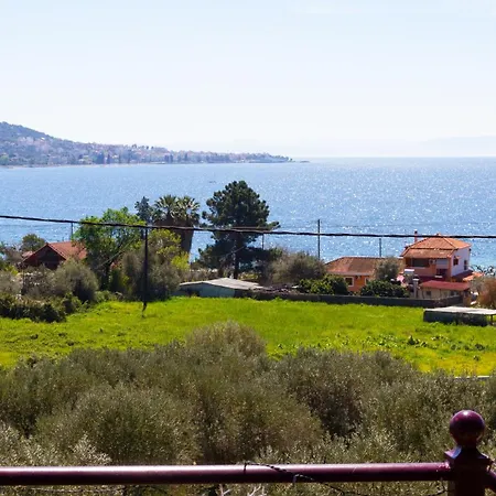 Cozy House With Amazing View And Unique Outdoor!