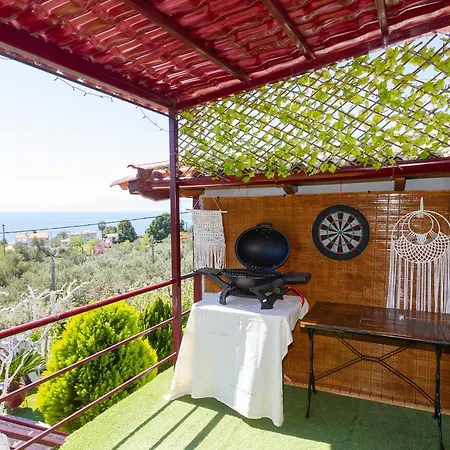 Апартаменты Cozy House With Amazing View And Unique Outdoor!