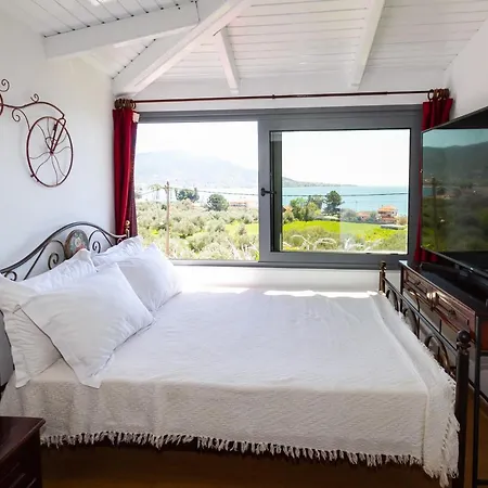 Cozy House With Amazing View And Unique Outdoor! *
